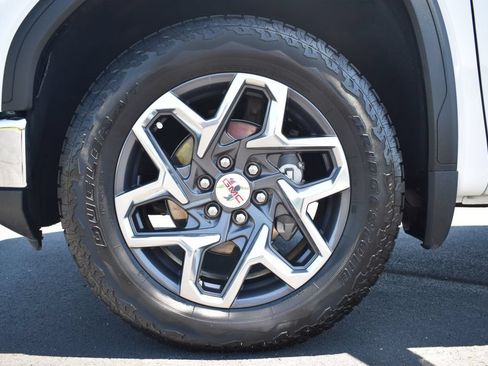 Used 2022 GMC Sierra 1500 SLT w/ SLT Premium Plus Package AWD/4WD image 14