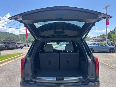 Used 2022 Cadillac XT6 Premium Luxury FWD image 10