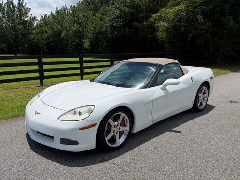 Used 2008 Chevrolet Corvette Convertible w/ Preferred Equipment Group RWD image 8
