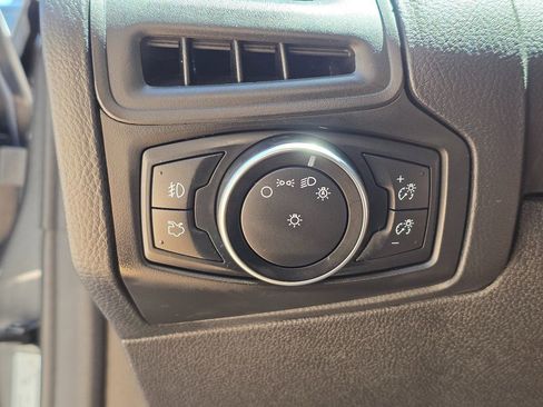 Used 2017 Ford Focus SEL FWD image 44