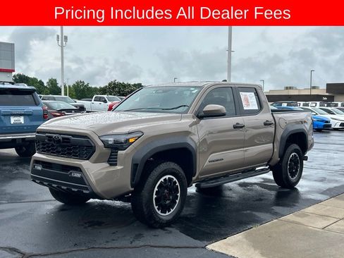 Used 2026 Toyota Tacoma TRD Off-Road AWD/4WD image 1