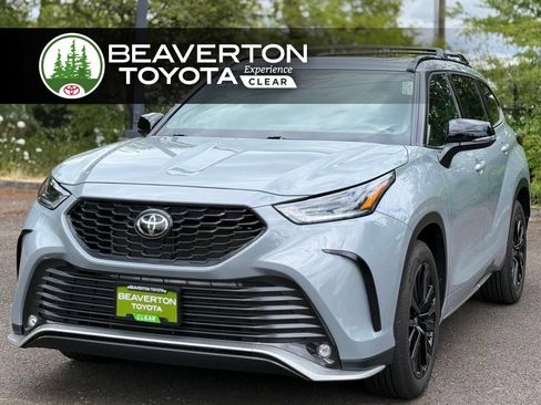 Used 2025 Toyota Highlander XSE AWD/4WD image 1