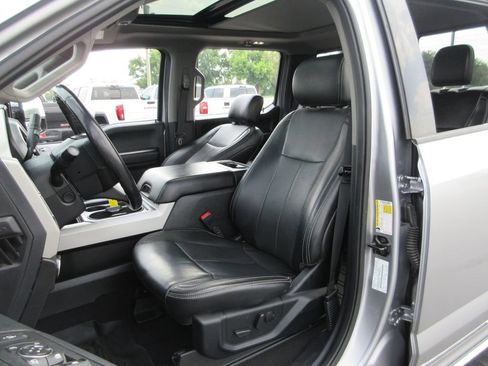 Used 2021 Ford F250 Lariat w/ Lariat Ultimate Package AWD/4WD image 21