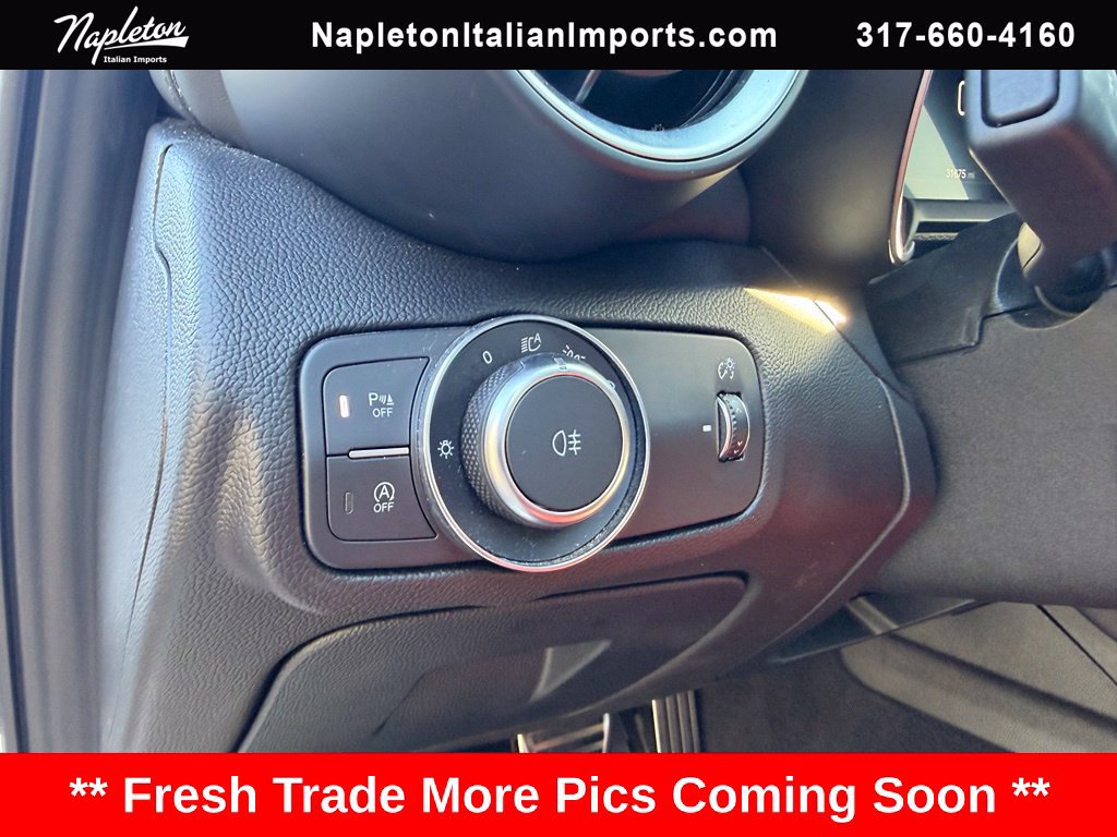 Used 2024 Alfa Romeo Giulia Veloce AWD/4WD image 18