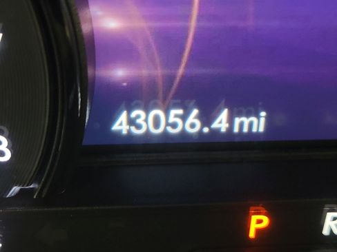 Used 2022 Lincoln Corsair AWD w/ Premium Package image 16