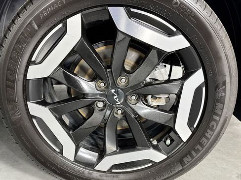 Used 2024 Kia Telluride EX w/ EX Captain's Chair Package image 34