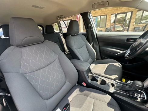 Used 2022 Toyota Corolla Cross LE image 13