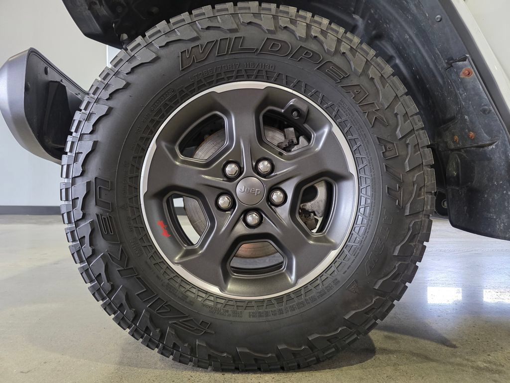 Used 2023 Jeep Gladiator Rubicon w/ LED Lighting Group AWD/4WD image 25