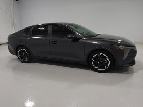 Used 2025 Kia K4 EX image 11