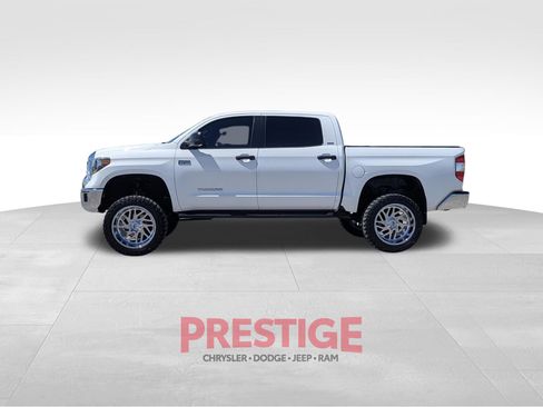 Used 2018 Toyota Tundra SR5 AWD/4WD image 12