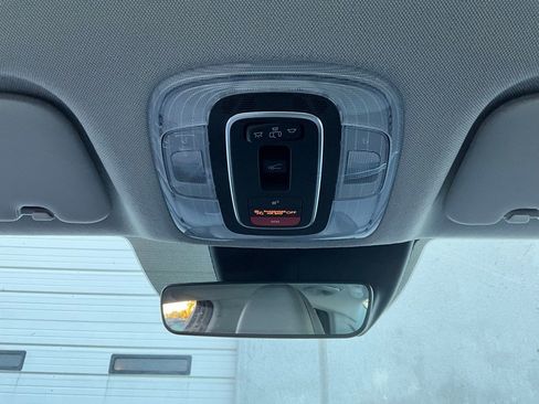 Used 2025 Hyundai Elantra Limited image 16