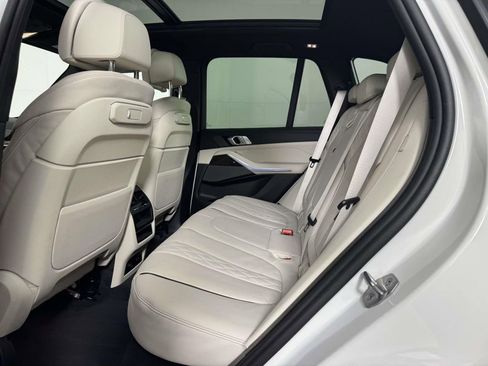 Used 2026 BMW X5 xDrive40i AWD/4WD image 32