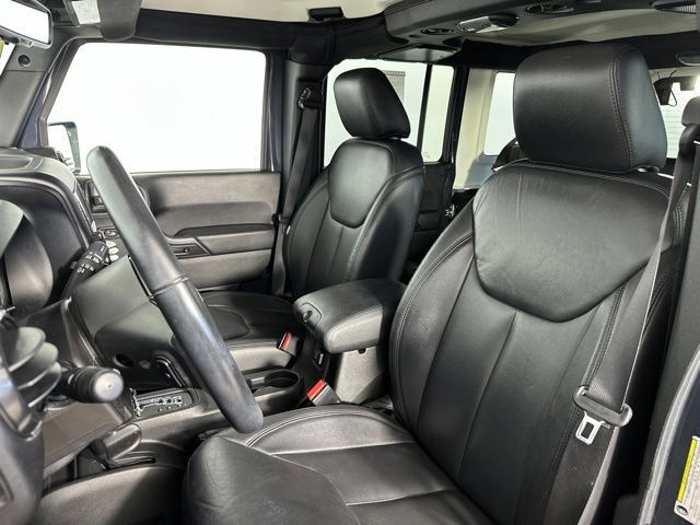 Used 2017 Jeep Wrangler Unlimited Sahara AWD/4WD image 13