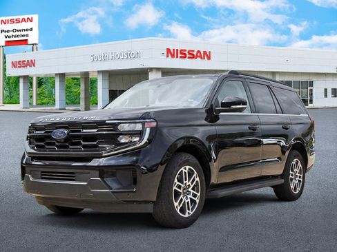 Used 2025 Ford Expedition Active AWD/4WD image 2