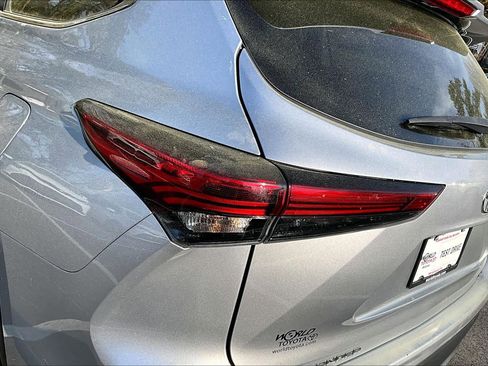 Used 2023 Toyota Highlander XLE image 29