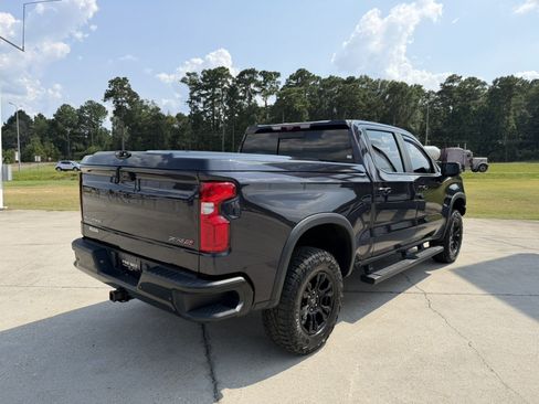 Used 2022 Chevrolet Silverado 1500 ZR2 w/ Technology Package AWD/4WD image 6
