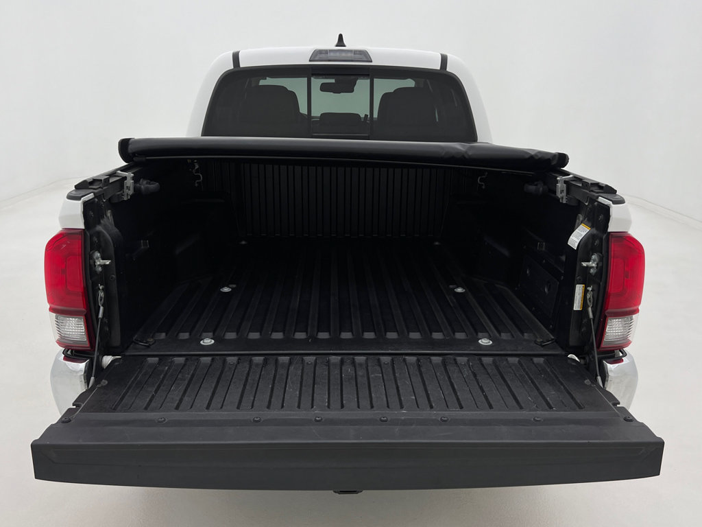Used 2022 Toyota Tacoma SR5 AWD/4WD image 23