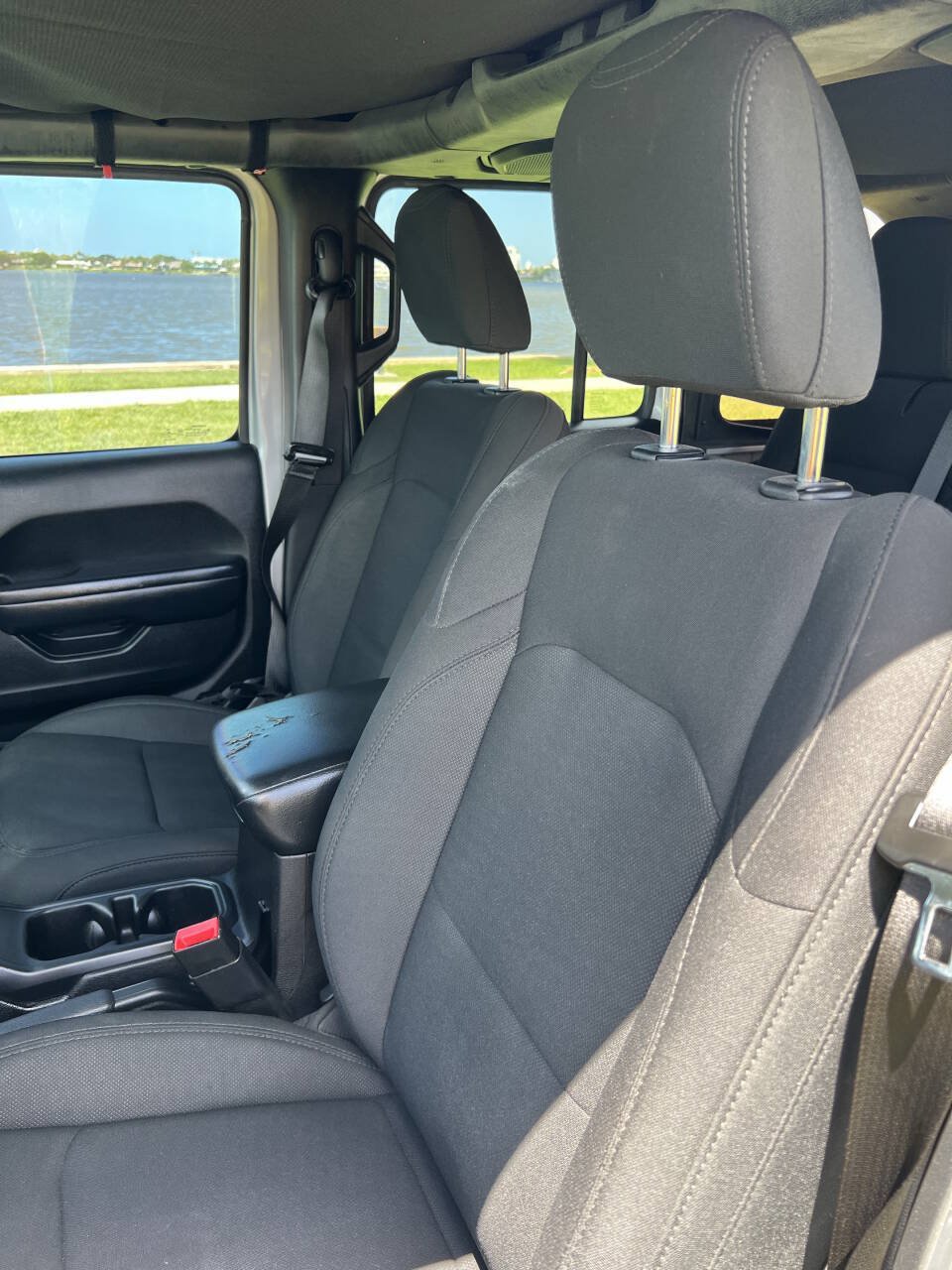 Used 2018 Jeep Wrangler Unlimited Sport S AWD/4WD image 14