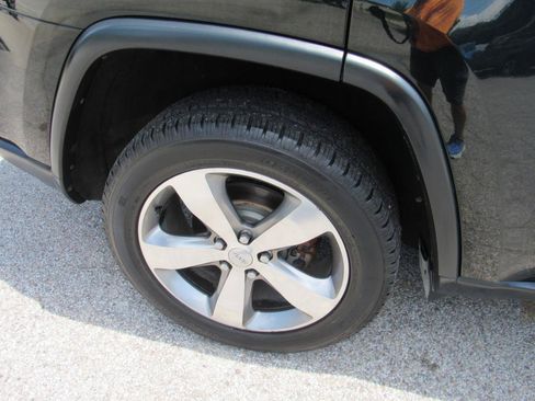 Used 2014 Jeep Grand Cherokee Limited w/ Trailer Tow Group IV AWD/4WD image 4