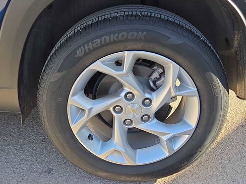 Used 2024 Chevrolet Trax LS w/ LS Convenience Package image 4