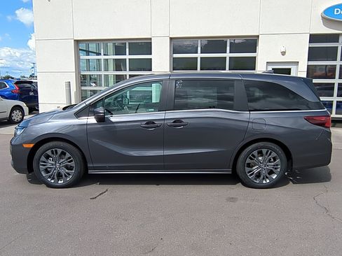 New 2026 Honda Odyssey Touring image 8