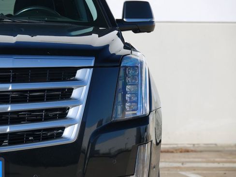 Used 2020 Cadillac Escalade Luxury image 21