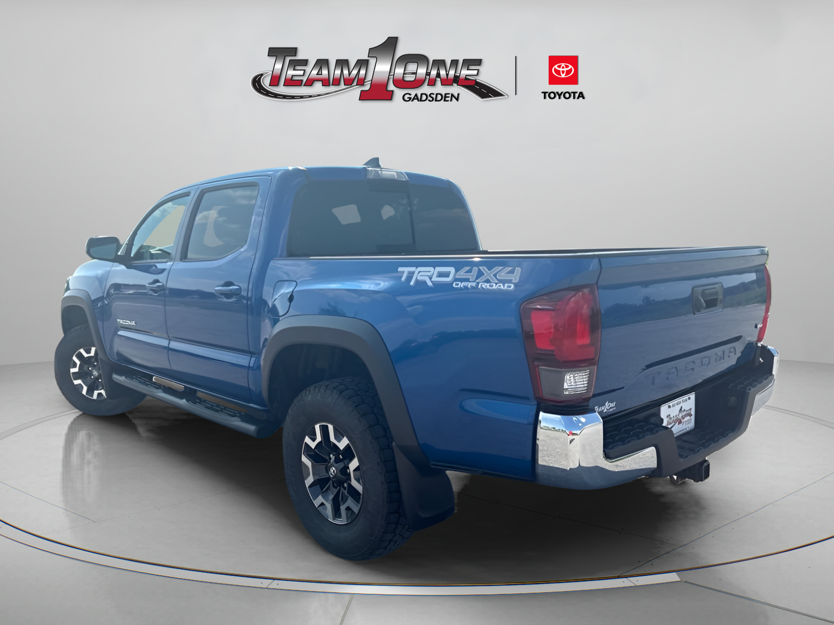 Used 2018 Toyota Tacoma TRD Off-Road AWD/4WD image 5