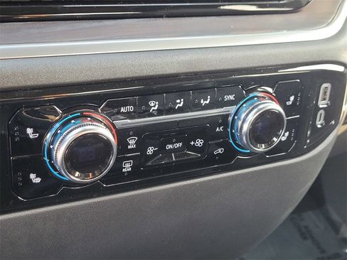 New 2026 GMC Sierra 1500 SLT image 15