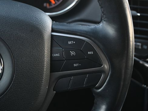 Used 2021 Jeep Grand Cherokee Limited image 33