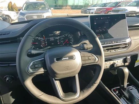 New 2026 Jeep Compass Latitude image 19