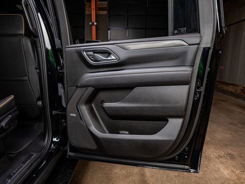 Used 2023 GMC Yukon XL AT4 image 40