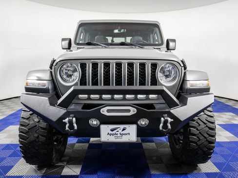 Used 2021 Jeep Gladiator Overland w/ Popular Equipment Package image 2