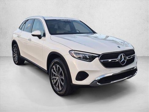 Used 2024 Mercedes-Benz GLC 300 image 3