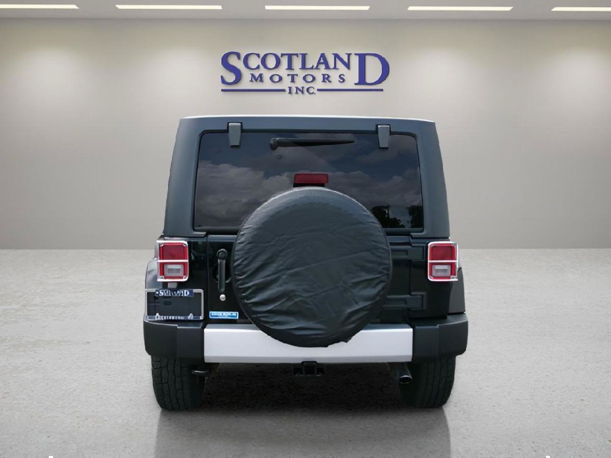 Used 2015 Jeep Wrangler Unlimited Sahara w/ Dual Top Group AWD/4WD image 7