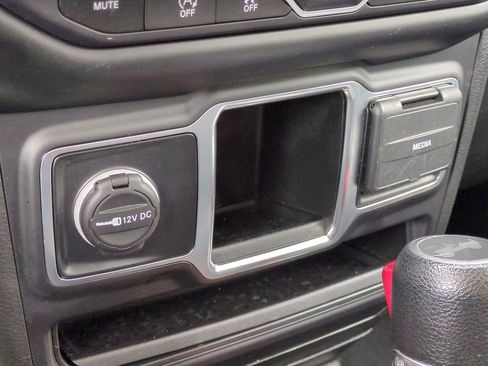 Used 2022 Jeep Wrangler Unlimited Sport image 22