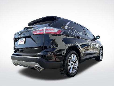Used 2024 Ford Edge Titanium image 9