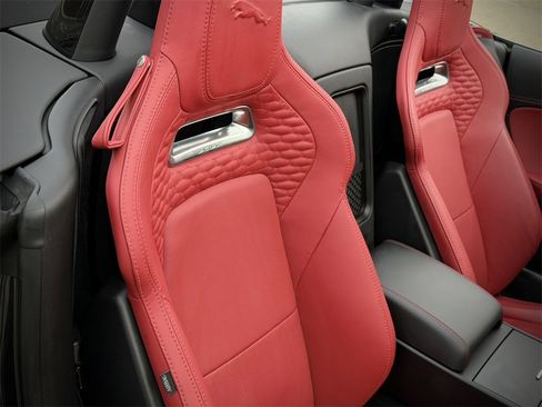 Used 2022 Jaguar F-TYPE Convertible image 11