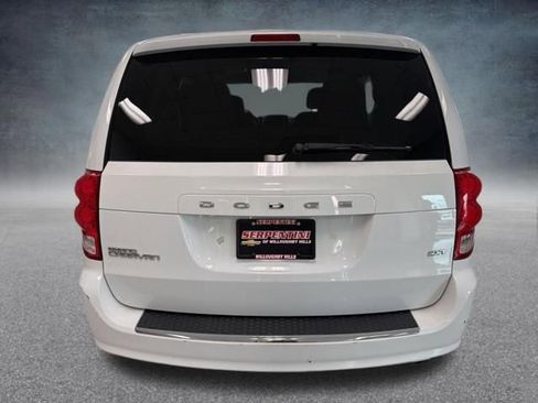 Used 2015 Dodge Grand Caravan SXT image 8