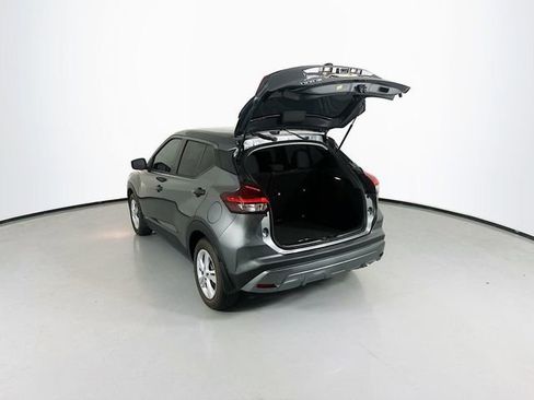 New 2025 Nissan Kicks Play S FWD image 9