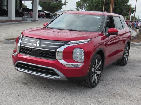 New 2025 Mitsubishi Outlander SE image 6