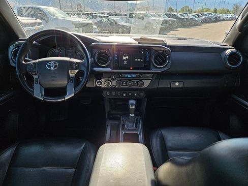 Used 2019 Toyota Tacoma TRD Off-Road w/ TRD Premium Off Road Package AWD/4WD image 28