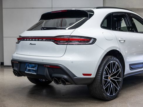 Certified 2026 Porsche Macan AWD/4WD image 22
