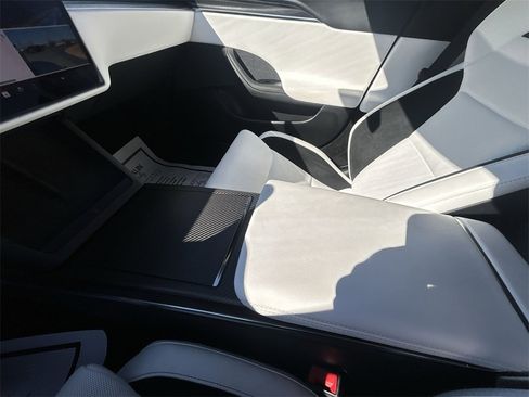 Used 2024 Tesla Model S Plaid image 27