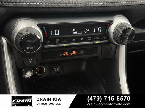 Used 2025 Toyota RAV4 XLE AWD/4WD image 18