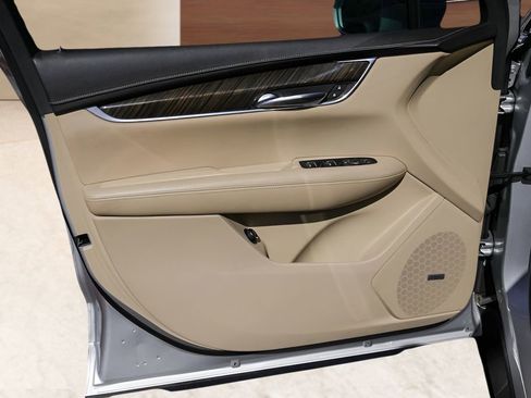 Used 2019 Cadillac XT5 FWD image 23