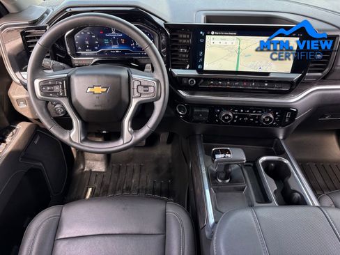 Used 2025 Chevrolet Silverado 1500 LTZ image 3