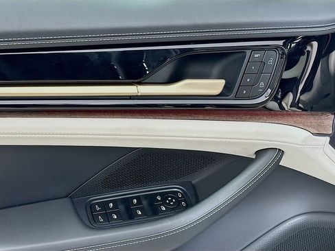 Used 2024 Porsche Panamera 4 image 20