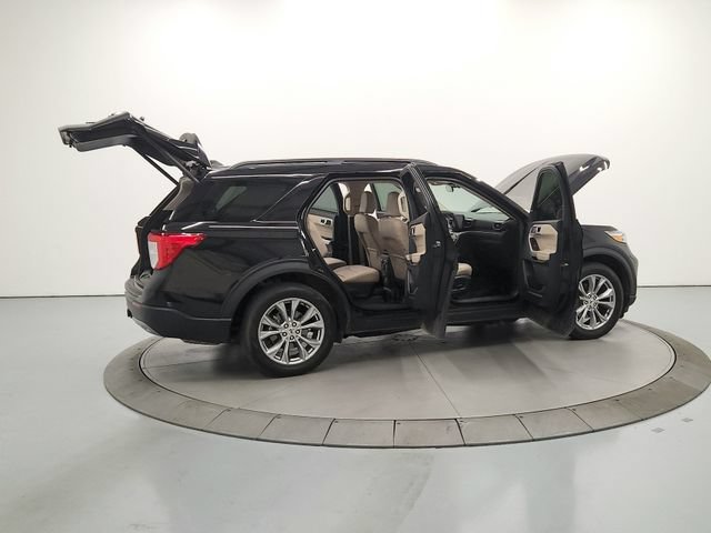 Used 2023 Ford Explorer XLT w/ Equipment Group 202A RWD image 16