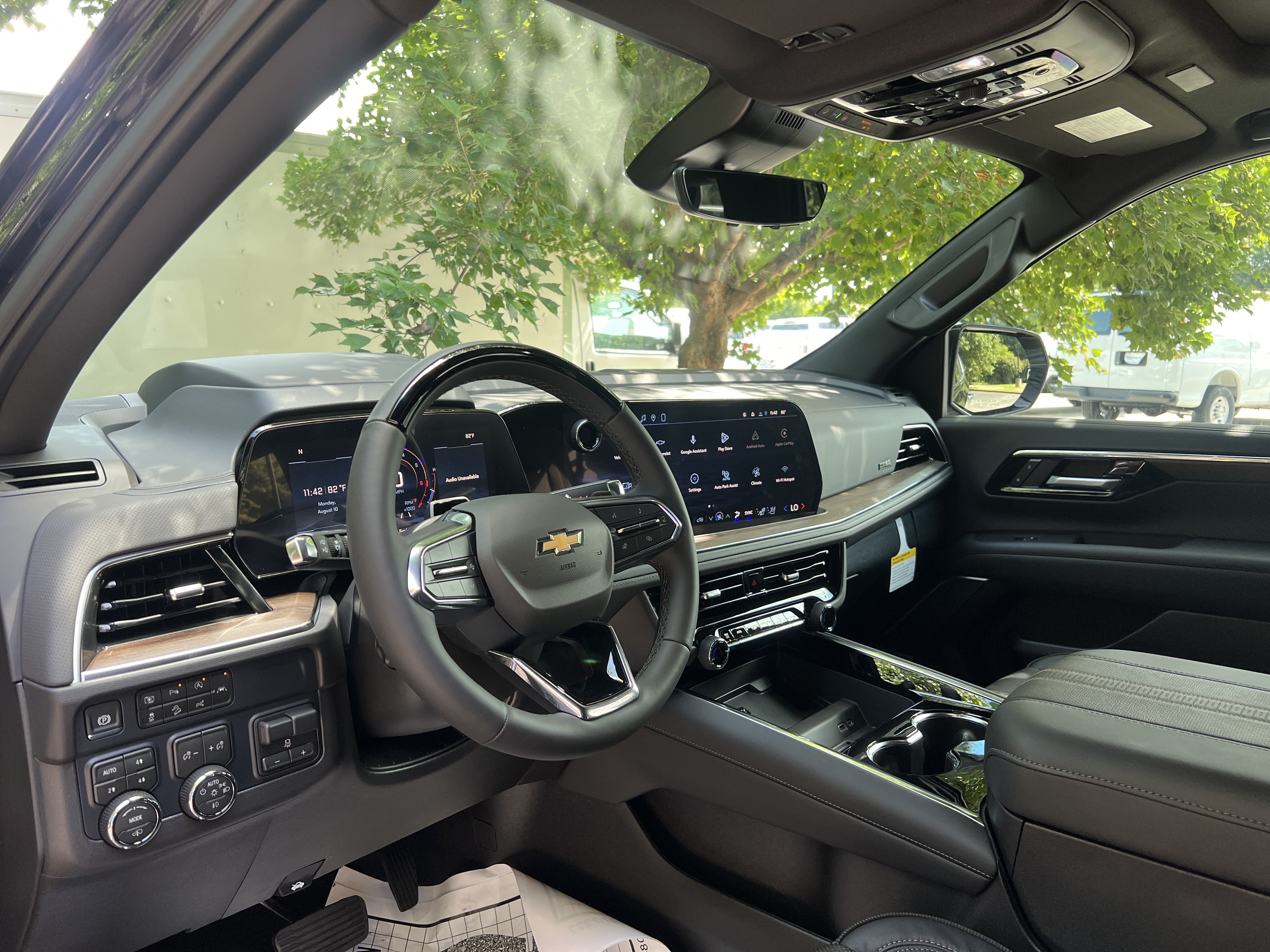 New 2026 Chevrolet Tahoe High Country AWD/4WD image 17