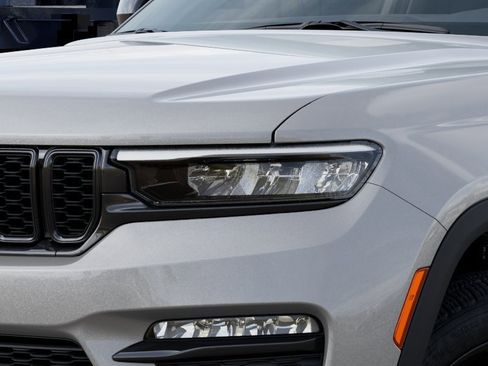 New 2025 Jeep Grand Cherokee Limited w/ Black Appearance Package image 10